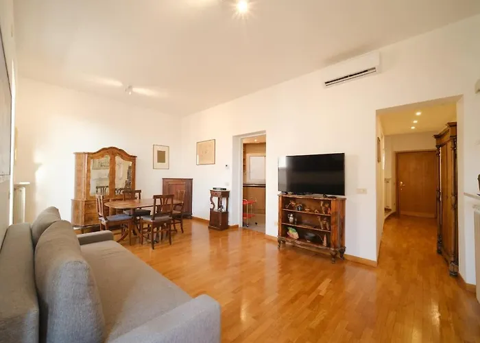 Gian's Trevi Buddyrent Apartment *