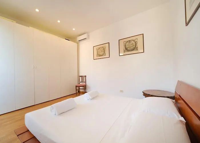 Gian's Trevi Buddyrent Apartment